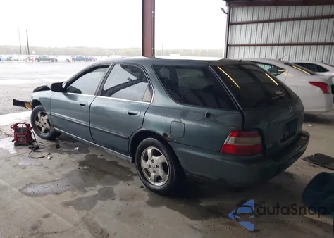 1996 Honda Accord Lx z USA, uszkodzony, nr VIN 1HGCE182XTA005233